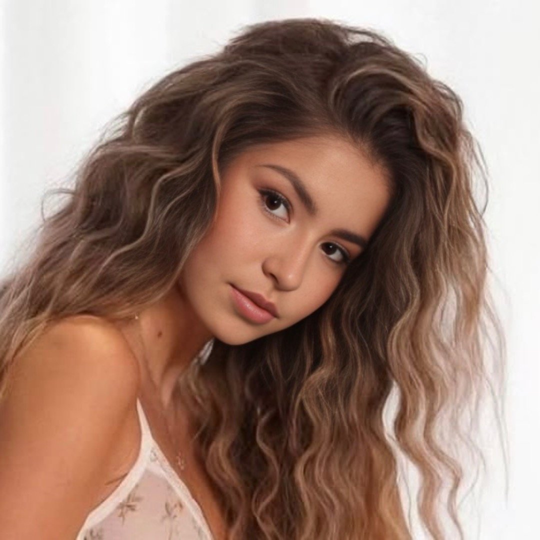 Ella Sizth